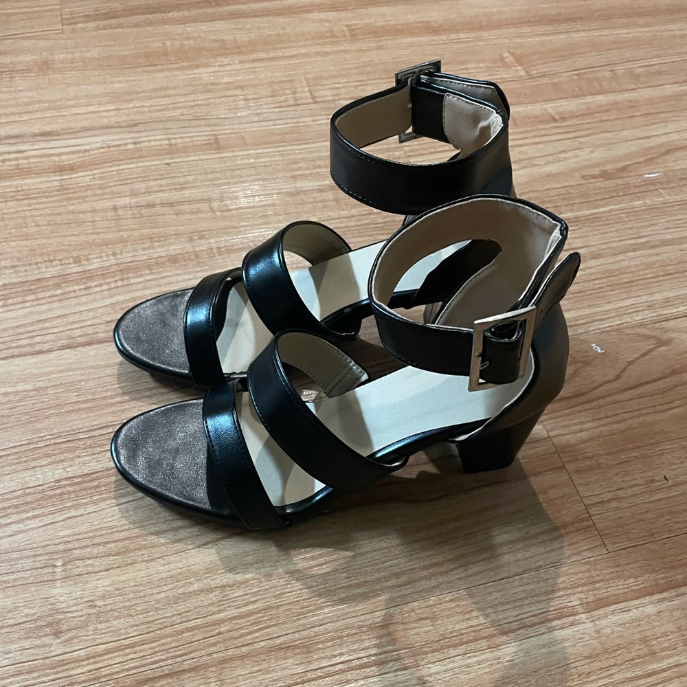Heels - Picture 4 of 8